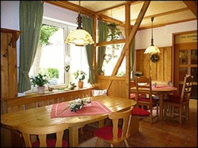 Gasthaus & Pension Zum Hirsch Gehlberg Exterior foto