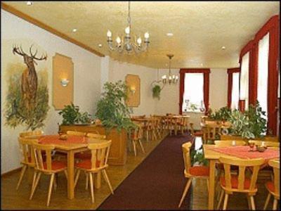 Gasthaus & Pension Zum Hirsch Gehlberg Exterior foto